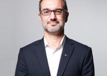 Nissan confirms commitment to electrification